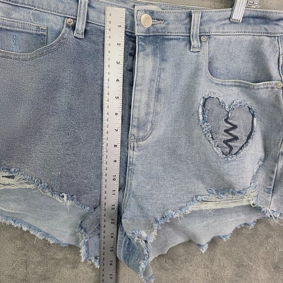Womens Rue+ Blue Denim Shorts Distressed Heart Appliques Frayed Hem Hi Rise 14 - Picture 5 of 10